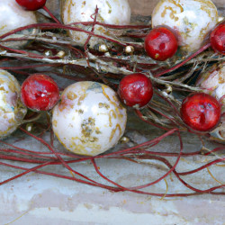 Coupon for: Carlton Cards Holiday Decoration Offer