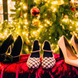 Coupon for: Famous Footwear Holiday Sale