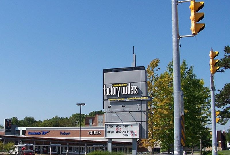 Canada One Factory Outlets - hours, stores, phones (Niagara Falls, ON) | Canada Outlets