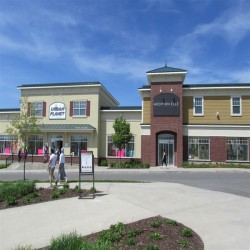 Tanger Outlets Bromont title image