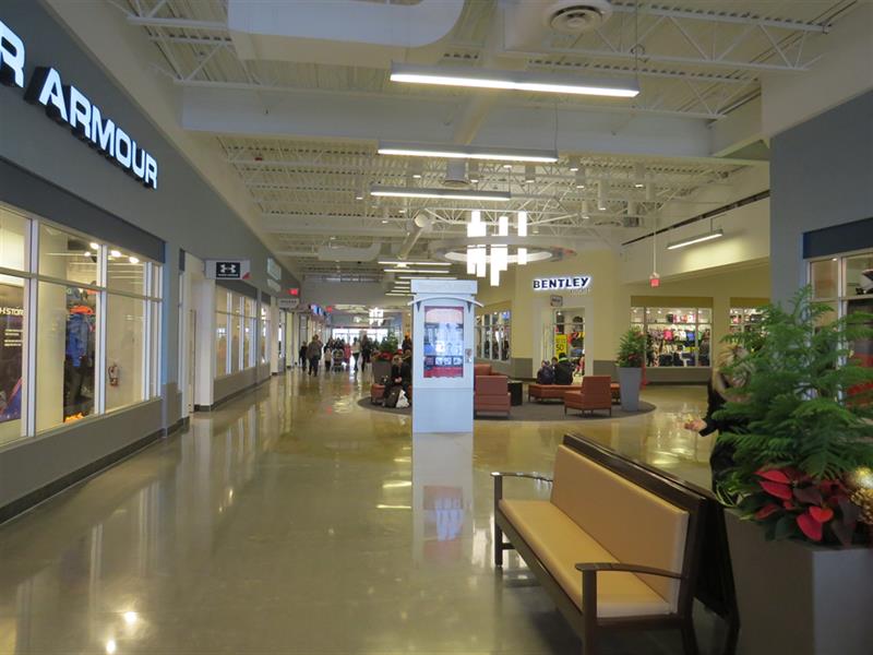 softmoc tanger outlet kanata